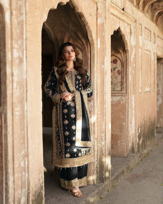 Aarohi Embroidered Suit Set