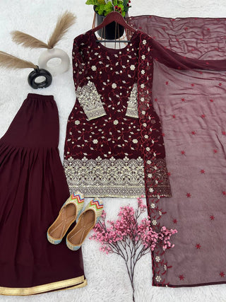 Maroon Majesty Outfit