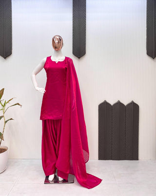 Gulabi Kurta Set