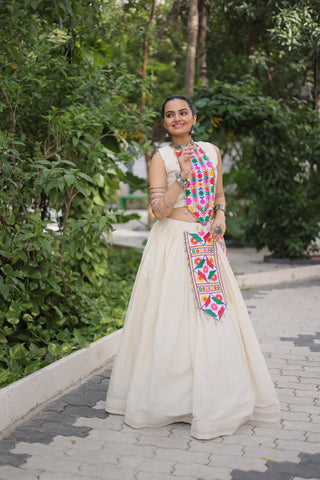 Rangilo Garba Look