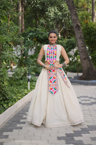 Rangilo Garba Look