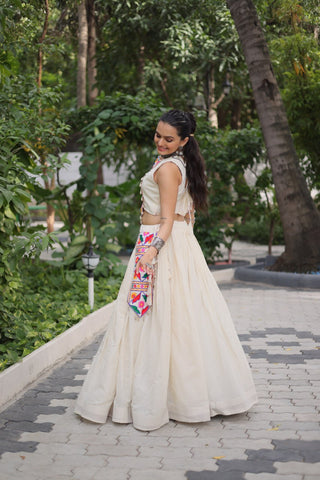 Rangilo Garba Look