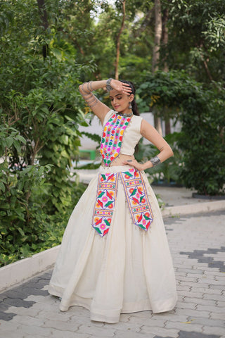 Rangilo Garba Look
