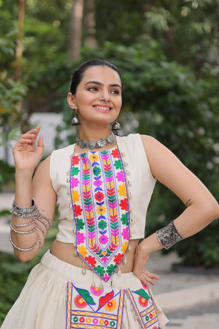 Rangilo Garba Look