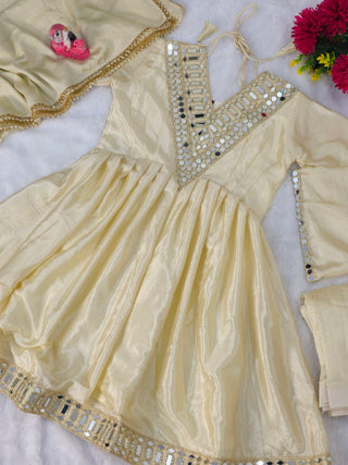 Aamira Chic Chinon Suit